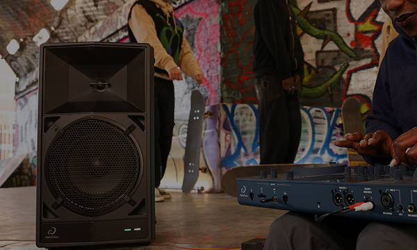 Migliora la presenza delle basse frequenze, producendo grande musica dance per le feste del DJ.